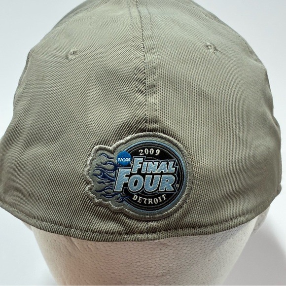 Nike 2009 NCAA UNC Men's Basketball Natl Champions Hat Ofc Locker Room Hat - Picture 2 of 8